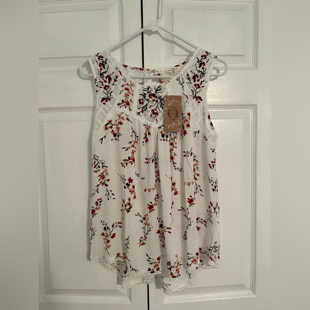 NWT Tempesta Lace Detail Blouse